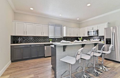 Legacy Park Villa | Luxury Family Oasis Villa