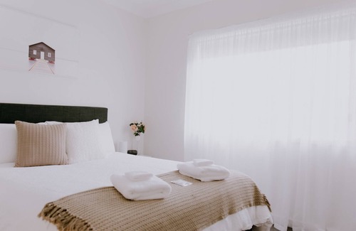 Central Mudgee Casa | Luxury Guesthouse , 2 Bedroom 2 Bathroom , Perfect Location