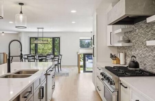 Hastings Casa | Luxury Hastings Home, Sleeps 18+