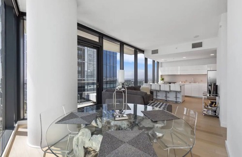 Downey Apartamento | Luxury High Rise in DTLA