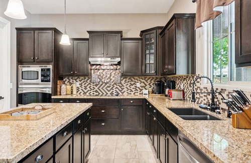 Stratland Shadows Casa | Luxury Home pool / spa, putting green, mesa de billar, sistema de nebulización