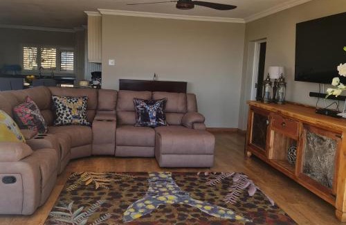 Cathkin Park Villa | Luxury Home with breathtaking views of Champagne Valley