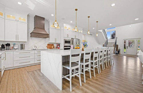 Como Casa | Luxury House Heated Pool till mid Nov, 2 hot tubs, Sauna, Fire pit, Photo area….