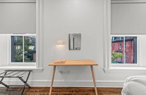 Southwest Center City Apartamento | Luxury in Ritt Sq. | Parking | Hosted By StayRafa