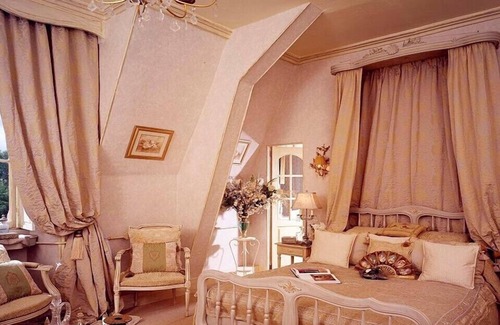 Brain-sur-Longuenee Otro | Castillo De Lujo En Un Lago, Con La Isla, Piscina Y Parque Magnífico