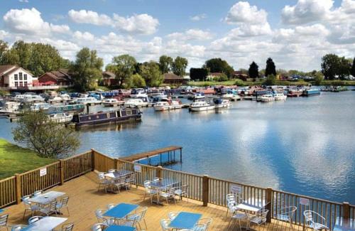 Great Houghton Complejo | Luxury Lodge at billing aquadrome