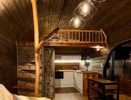 Hatherton Cabina | Luxury Lodge with Hot Tub next to Belfry Golf Course