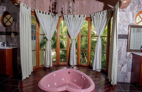 Montego Bay Apartamento | Luxury Master Penthouse Suite w Jacuzzi Sauna Staff Private Beach - 15 M Airport