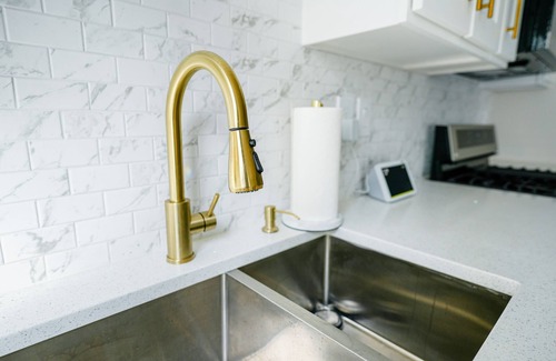 Readville Casa | Luxury Modern Home - Family Friendly Close to Boston and Gillete Stadium!