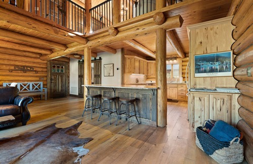 Bouvet Island Cabina | Luxury Montana Cabin with epic Mountain Views