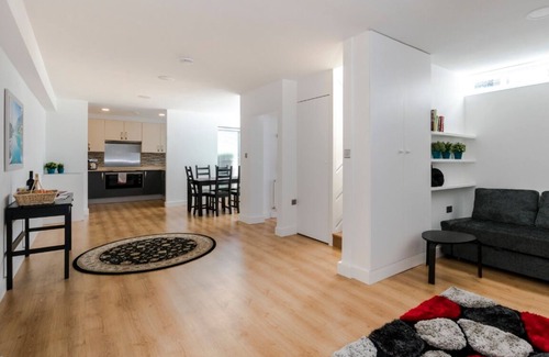 Hampstead Casa | Casa de muelles de lujo recientemente renovada de 3 dormitorios y 2 baños en Hampstead, Londres