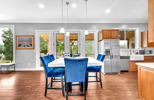 Southmont Casa | Luxury on High Rock Lake: Great for Groups!