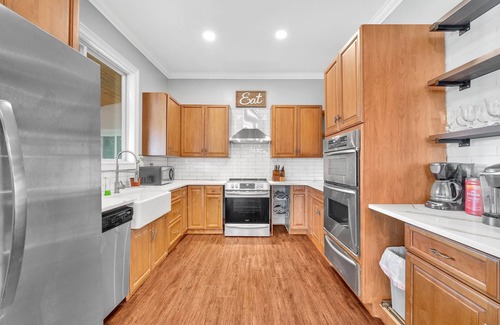 Southmont Casa | Luxury on High Rock Lake: Great for Groups!