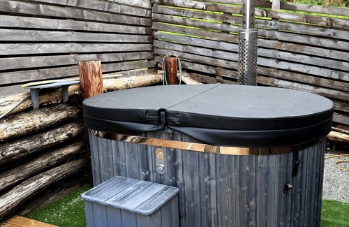 Cwmbach Cabina | Pod-Lujoso-Baño privado con ducha-Vista a la Montana-Cynon