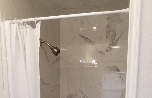 Lakeview Apartamento | Luxury Queen Studio With Kitchenette sleeps 3