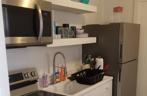 Lakeview Apartamento | Luxury Queen Studio With Kitchenette sleeps 3