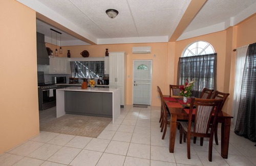 St. George's Casa | Luxury Remodeled Villa, close to Amenities/Beaches