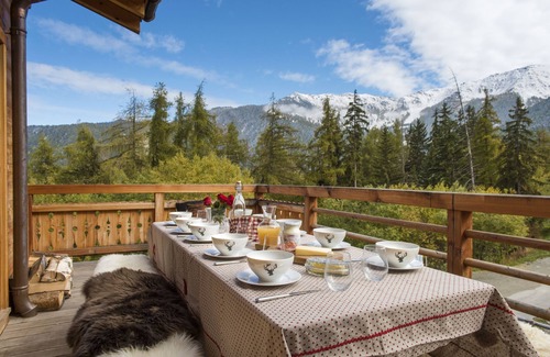 La Tzoumaz Chalet De Esquí | Lujoso chalet cerca del ascensor con sauna y 15% de descuento en skipass