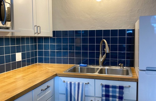 Spring Green Apartamento | Luxury Retreat in Prime Downtown Spring Green Location