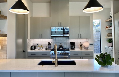 Galindo Casa | Luxury retreat near downtown and everything cool in Austin