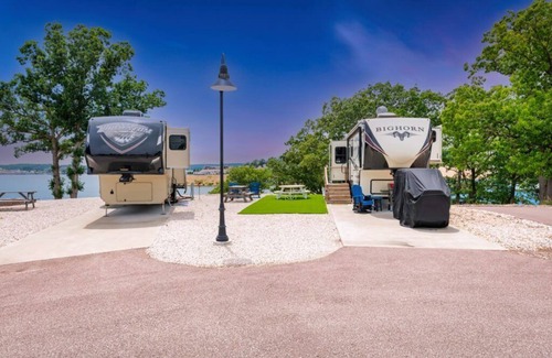 Gravois Mills Alquiler De RV | Luxury RV SITE ONLY at Millstone Marina & RV Resort