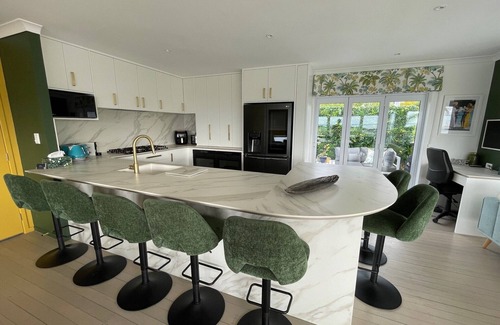 Mairangi Bay Villa | Luxury Seaside Village Resort