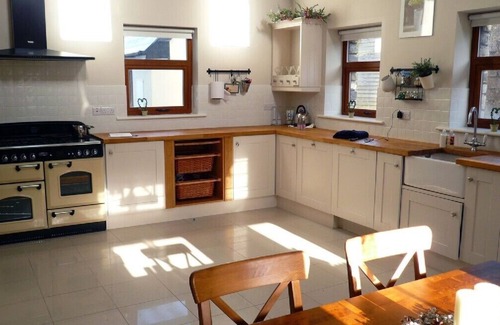 Bantry Casa | Lujo espaciosa casa de nueva construcción con vistas a la montaña cerca de la ciudad de Bantry