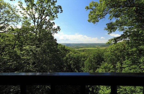 Spring Mills Cabina | Luxury Timber Frame Mountaintop Lodge, impresionantes vistas, 5 suites, cocina de chef