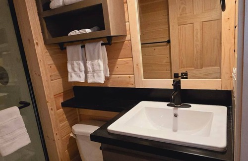 Page Complejo | Luxury Tiny Home King Room