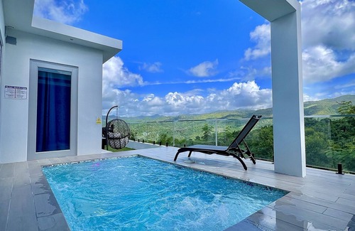 Caguas Cabina | Luxury Tiny home with pool & amazing view