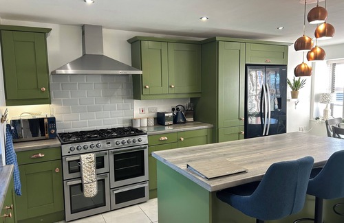 Ards and North Down Casa | Luxury Town House with Sea View and Hot Tub