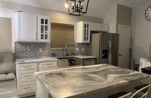 LaPlace Casa | Luxury Vacation Home in Laplace in a safe neighborhood sleeps 9! 5beds- 4bdrs