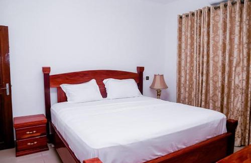 Limbe Cabina | Luxury Villa AC Ensuite Room 5