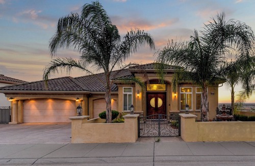 Folsom Casa | Luxury Villa at Terrazzo Hill