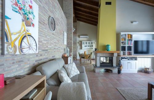 Carcaixent Villa | Luxury villa close to beach, mountain and golf!