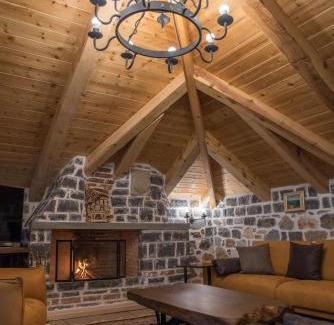 Moscopole Villa | Luxury Villa Saint Sofia