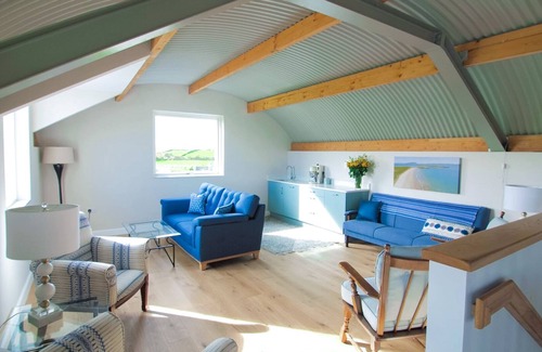 Ballinful Hotel | Luxury Villa, Six En-suite Bedrooms, Paved Path to Sea, Personalised Service.