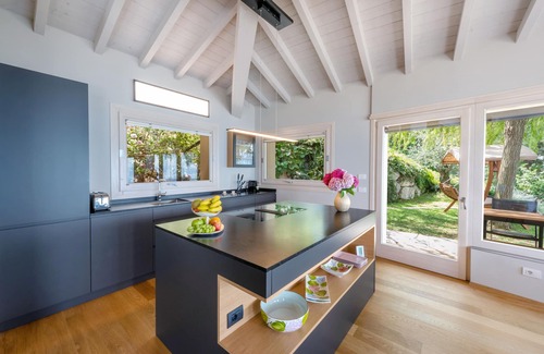 Torri del Benaco Villa | Luxury Villa Vela