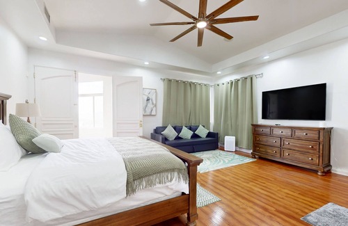 San Marcos Casa | Luxury villa with five bedrooms & five bathrooms, heated pool, mountain views