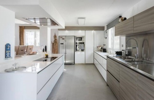 Los Arenales del Sol Chalet De Esquí | Chalet de lujo con piscina privada