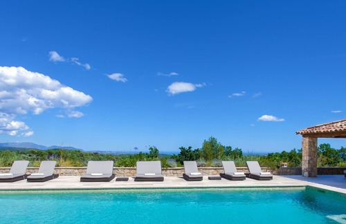 Le Rouret Villa | Villa de lujo con impresionantes vistas al mar en zona tranquila.