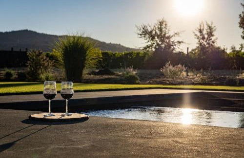 Kenwood Villa | Luxury Villa Year-Round Heated Pool Hot Tub Fire Pit Lawn