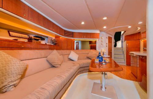 Gibraltar Alquiler De Eote | Luxury Yacht Hotel