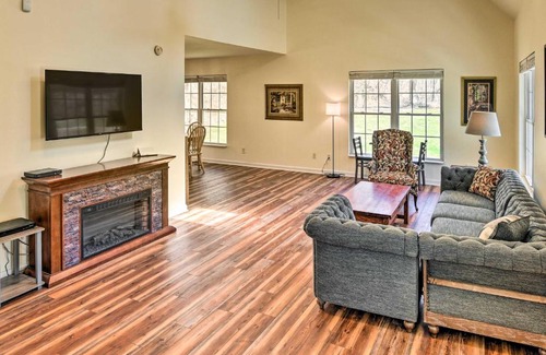 Hickman Casa | Lyles Peaceful Creekside Home Hot Tub and Fire Pit