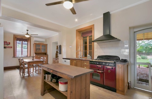 Lyndoch Casa | Lyndoch Grand Barossa Group Accommodation entire house Lyndoch village sleeps 14