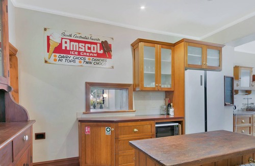 Lyndoch Casa | Lyndoch Grand Barossa Group Accommodation entire house Lyndoch village sleeps 14
