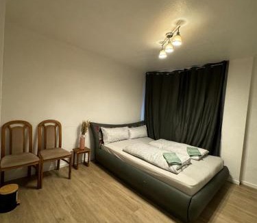 Lannesdorf Apartamento | Möbliertes Zimmer mit TV, Internet & kompletter Ausstattung in Bonn-Mehlem