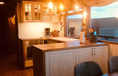 Borgarnes Cabina | Acogedora cabaña campestre en un bello entorno.