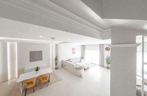 King Abdul Aziz Road Villa | Mabaat-Jasmine Greek Villa 4BR- 583 Villa 5