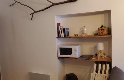 Saint-Guilhem-le-Desert Apartamento | MACLENFA: charmant studio au cœur de l’Herault.